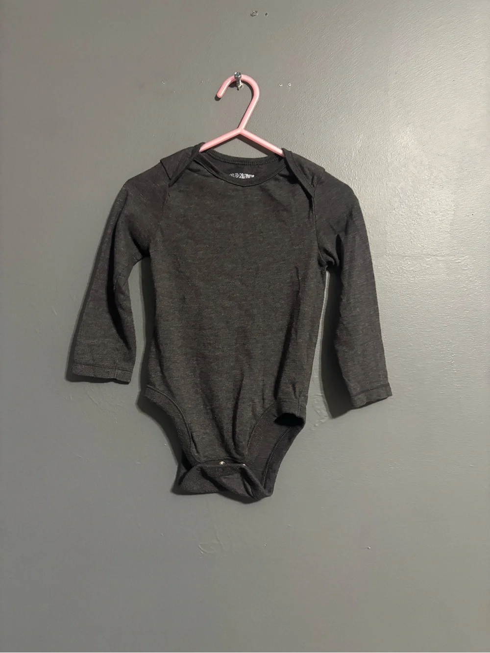 Old Navy dark Gray Long Sleeve classic fall snap closure Bodysuit 18-24 Months